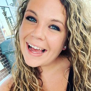 Meet your Posher, Caytee